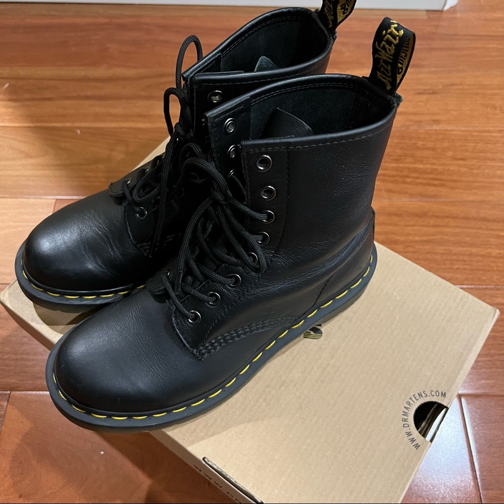 Dr. Martens Classic Women 1460 Boots Black Nappa Leather